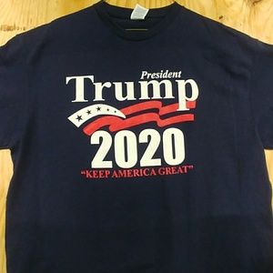 A trump 2020 shirt